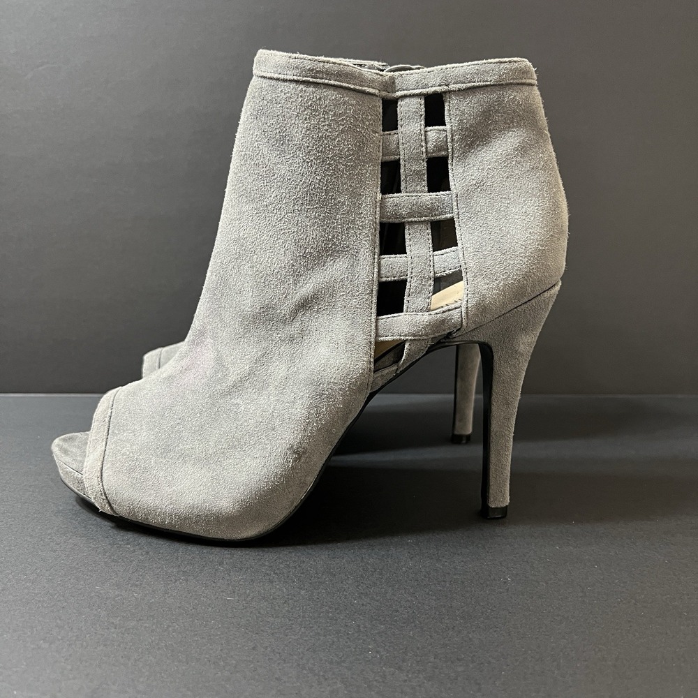 Nine West The Moment Heels‎ Women's Size 10M Gray Suede Luxury Minimalist